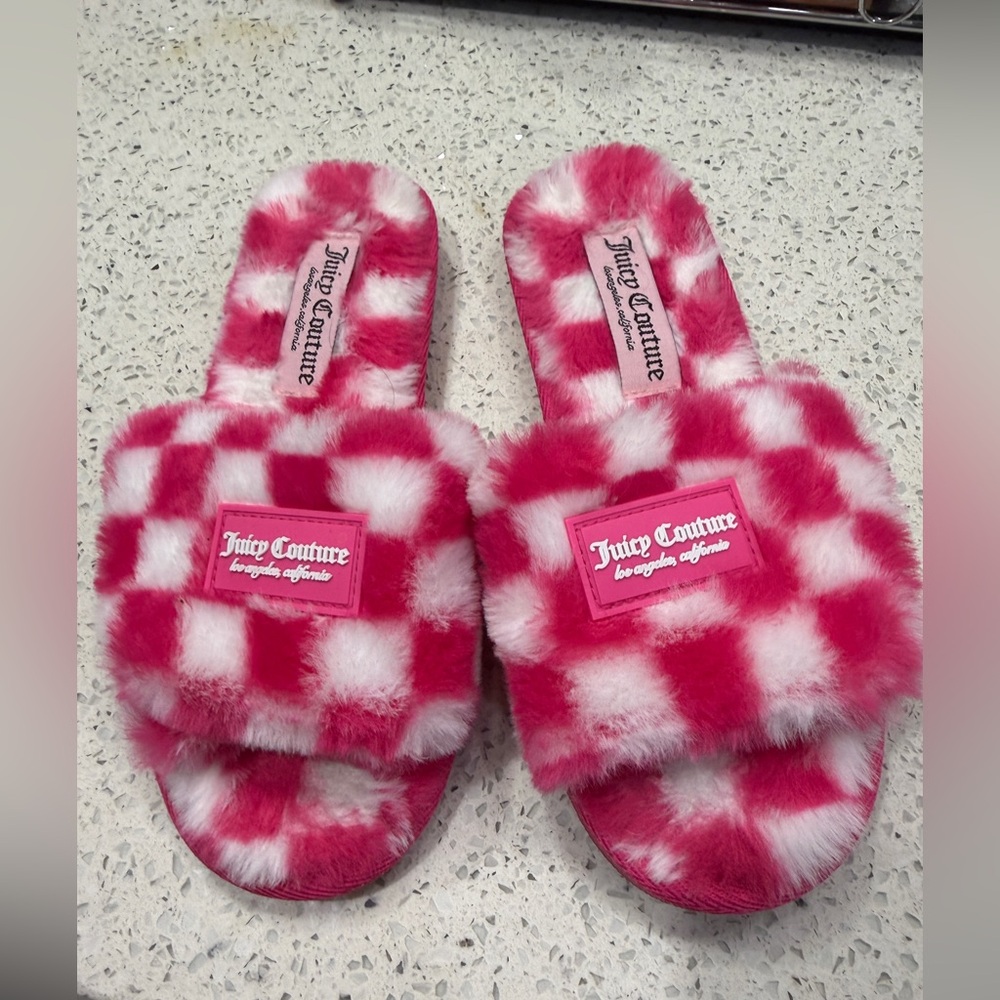 Juicy Couture Fuchsia and White Checkered Slippers